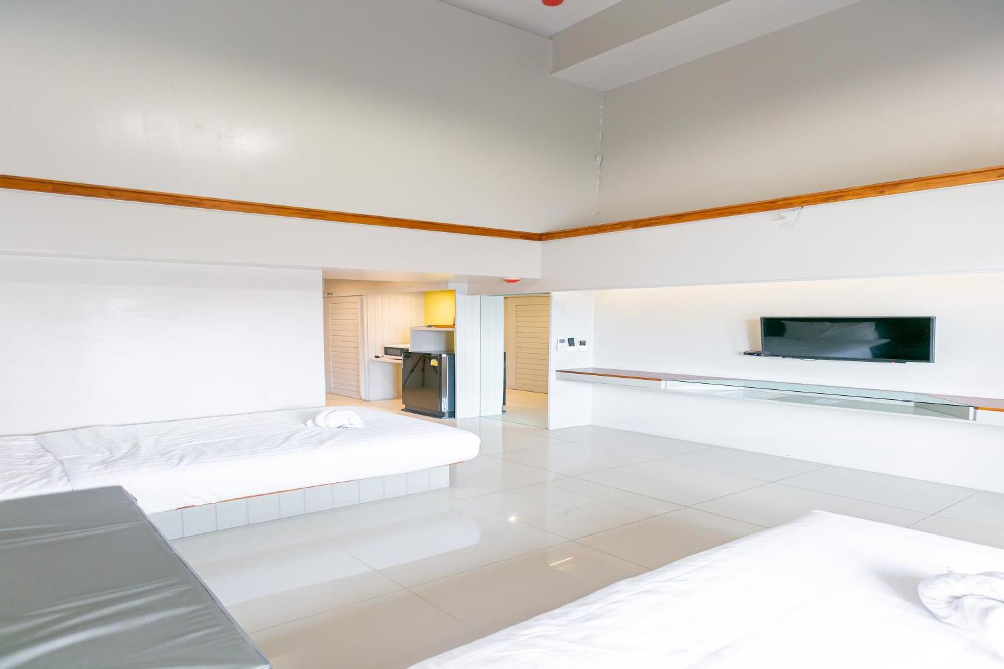 A Room Bangkok Sathorn Εξωτερικό φωτογραφία