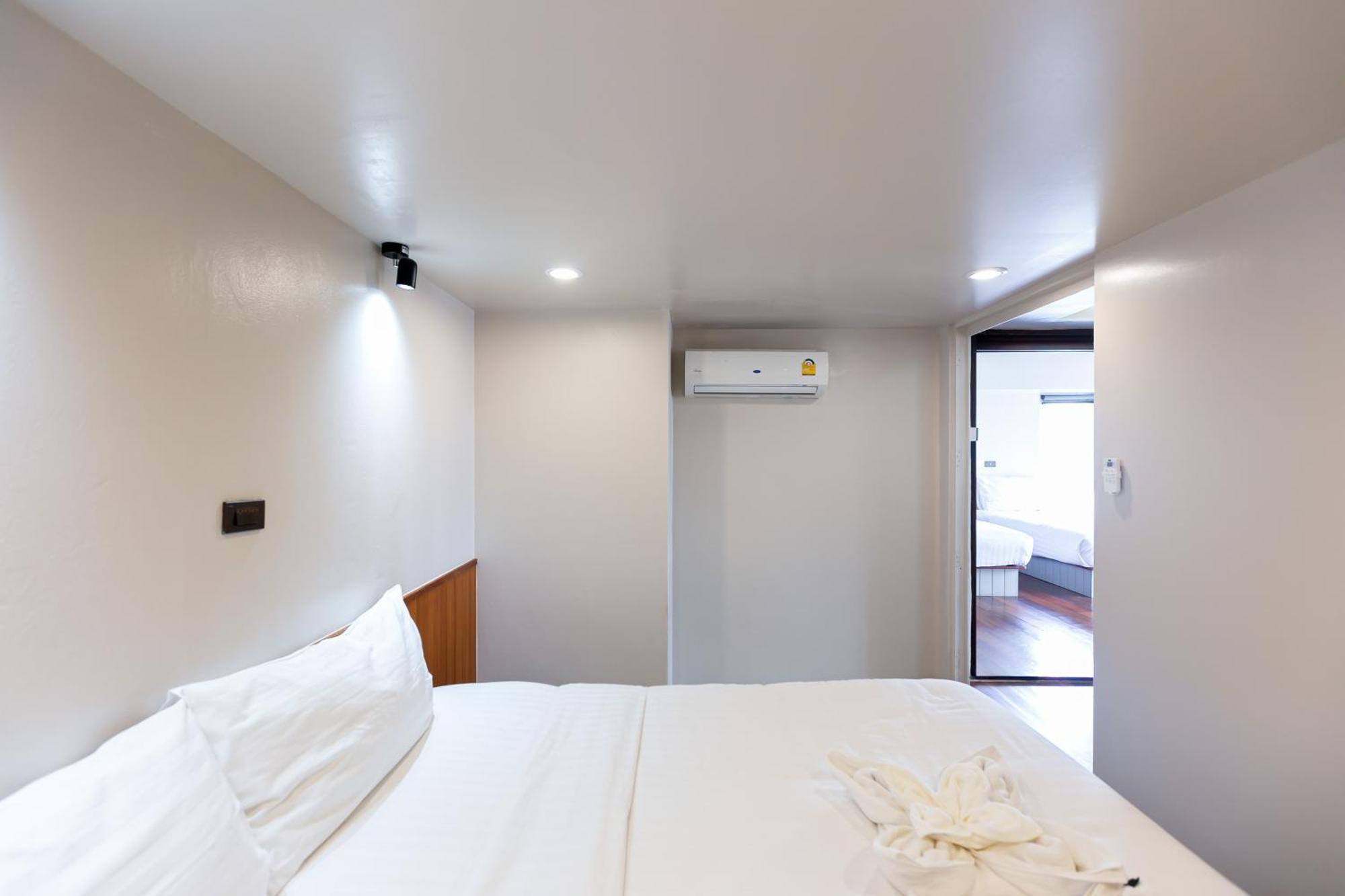 A Room Bangkok Sathorn Εξωτερικό φωτογραφία