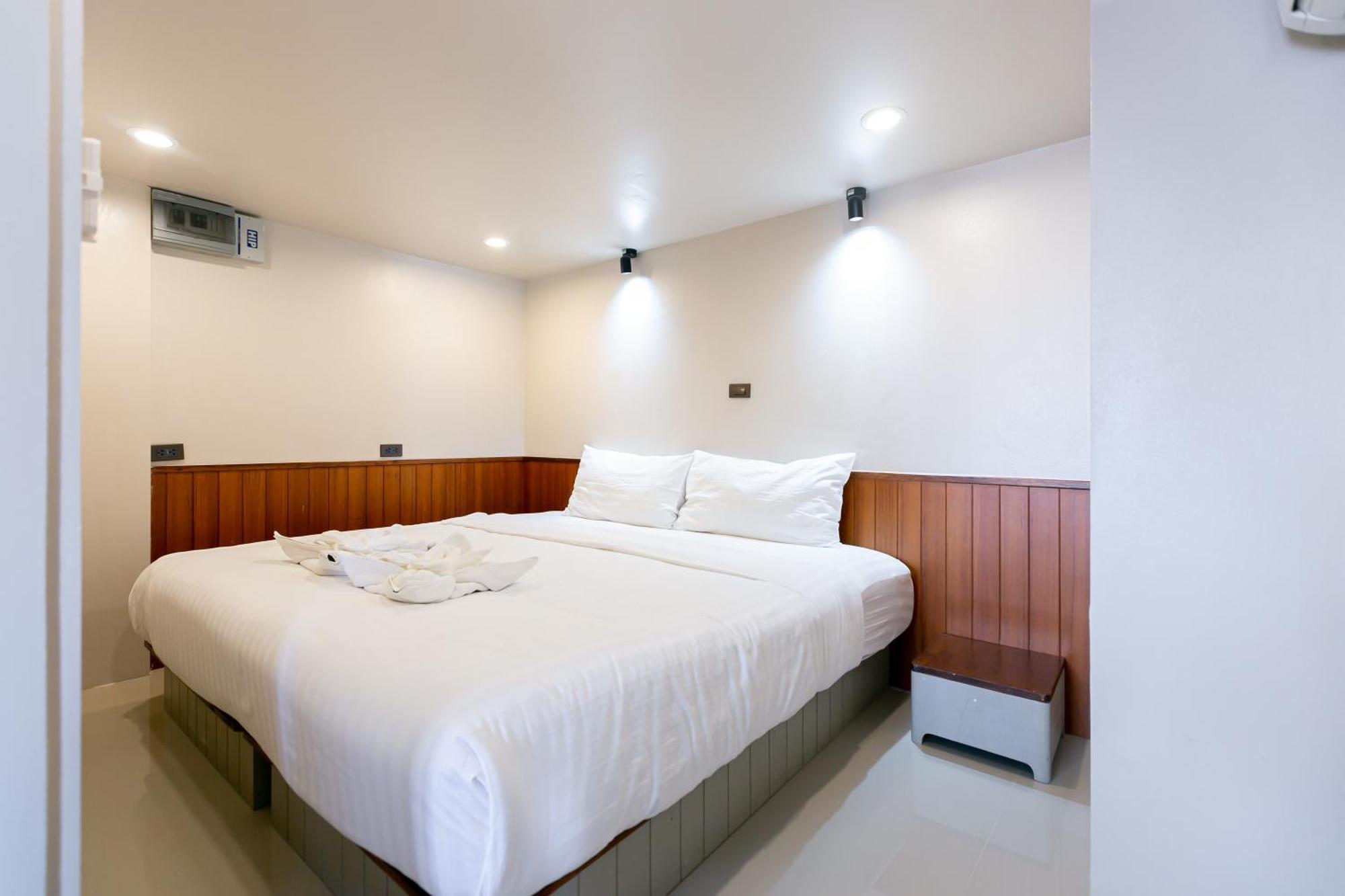 A Room Bangkok Sathorn Εξωτερικό φωτογραφία
