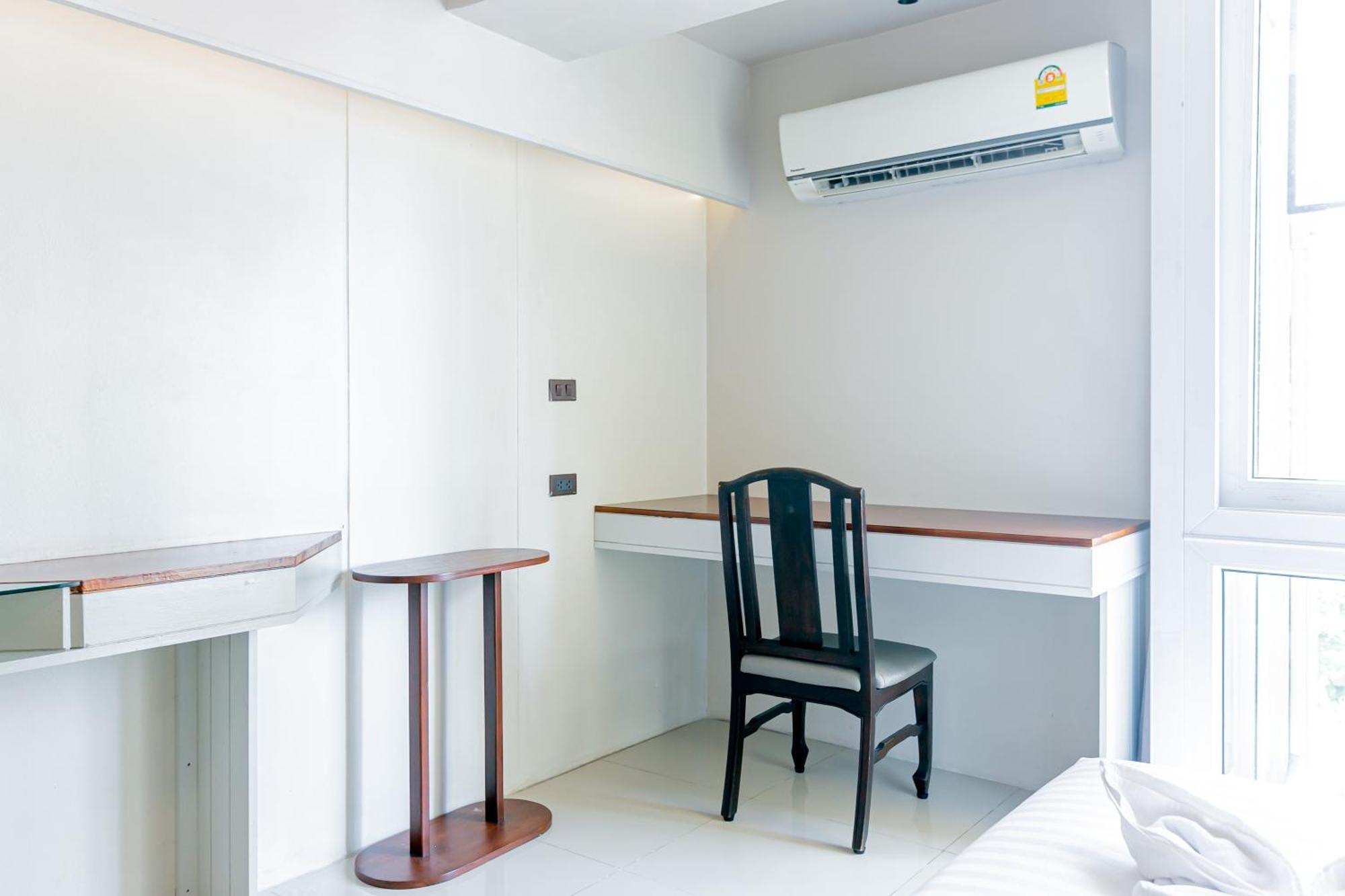 A Room Bangkok Sathorn Εξωτερικό φωτογραφία