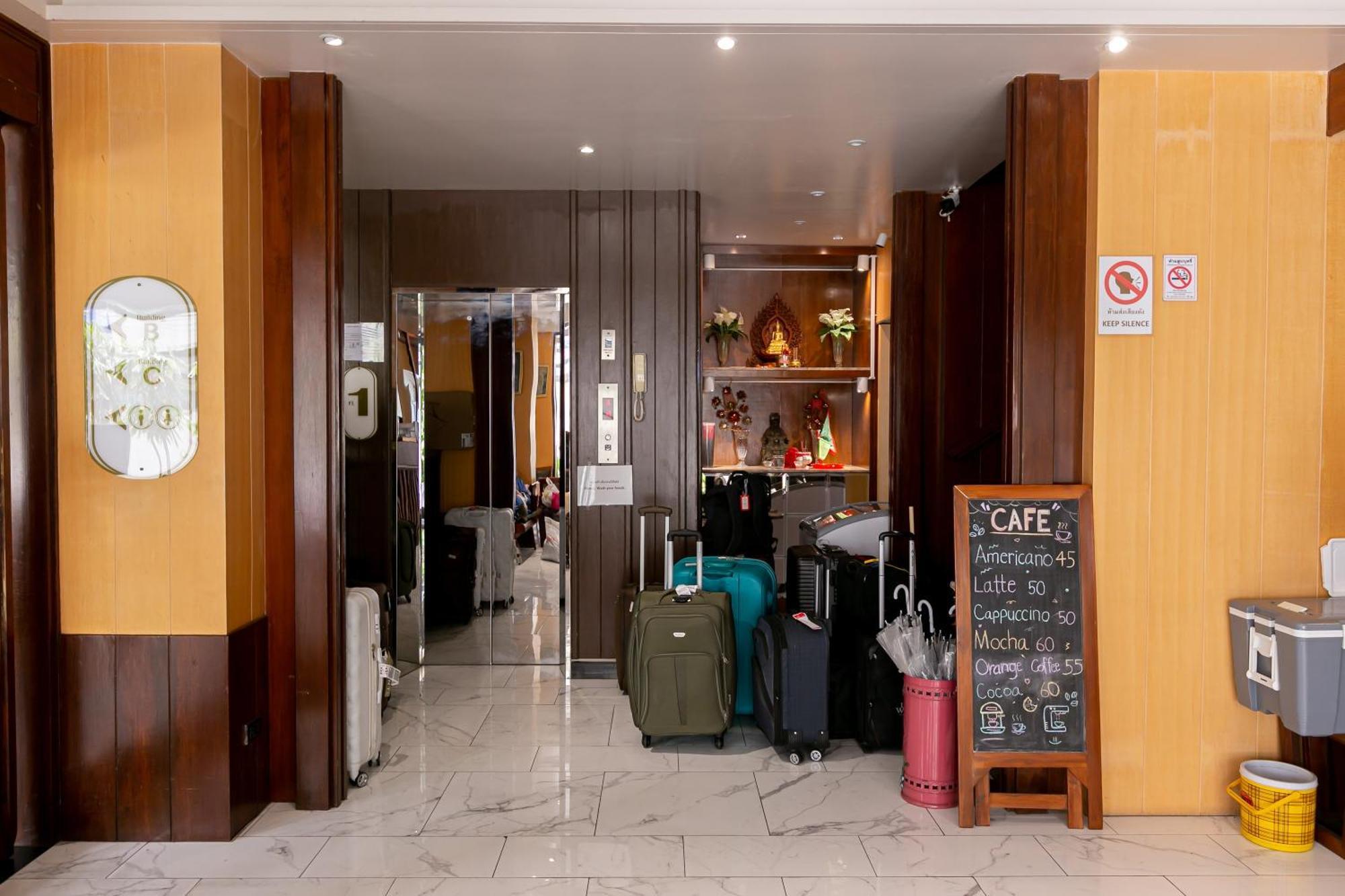 A Room Bangkok Sathorn Εξωτερικό φωτογραφία