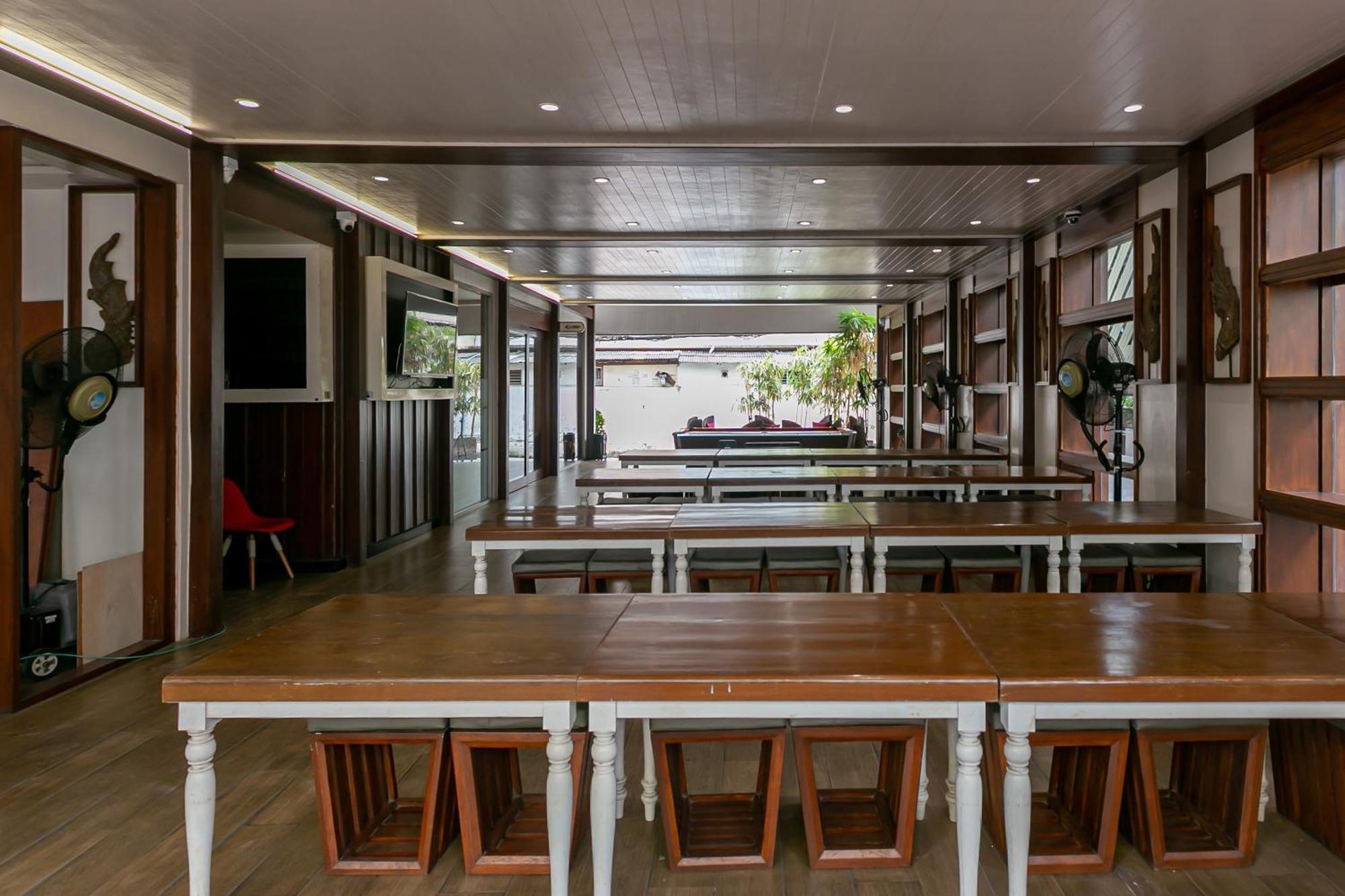 A Room Bangkok Sathorn Εξωτερικό φωτογραφία